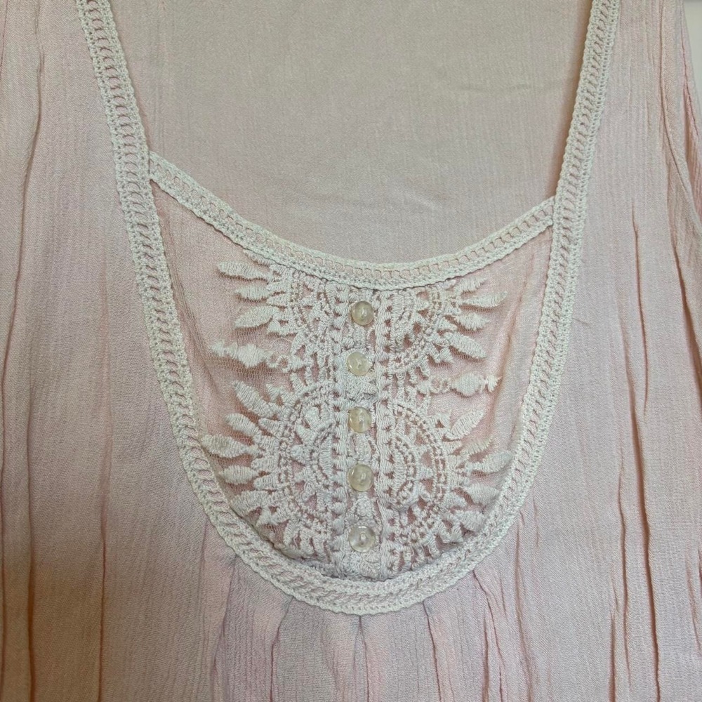 Y2K Maurices pink tank top with lace detailing and buttons - Picture 2 of 5
